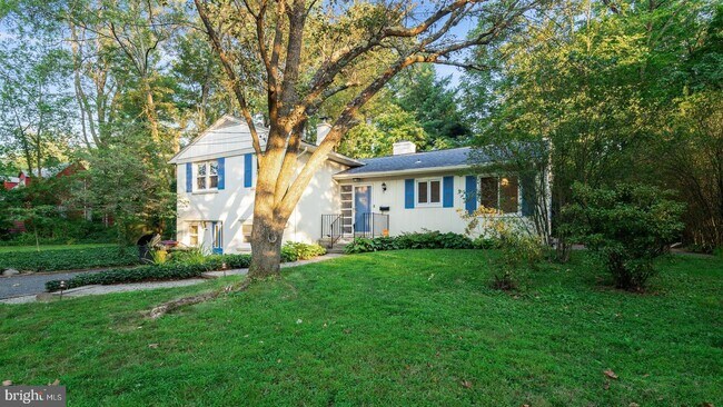 Photo - 261 Jefferson Rd House