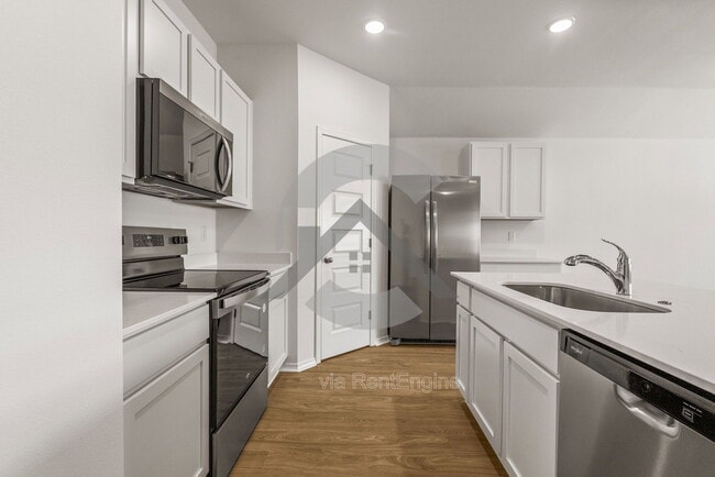 Photo - 110 E Sunbelt Ct