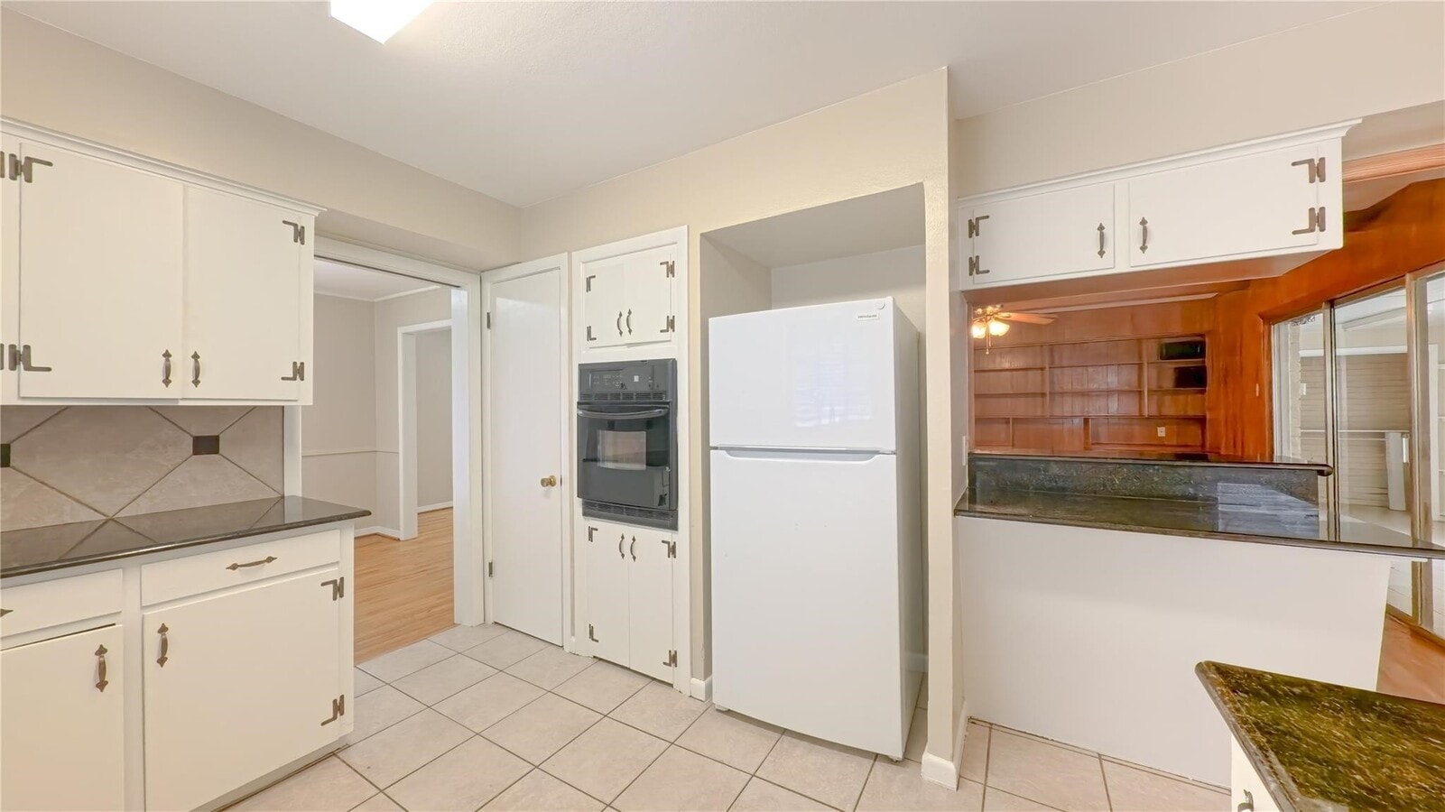 Photo - 3727 Woodvalley Dr