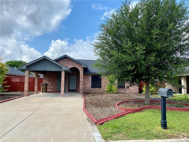 Building Photo - 2708 Guajillo St Rental