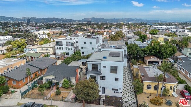 Photo - 4703 Saturn St