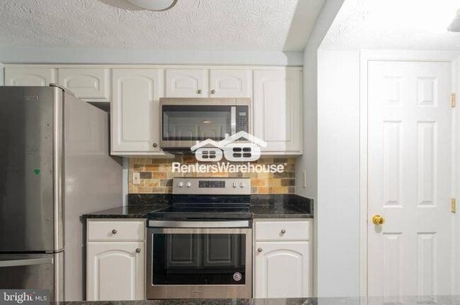 Photo - 805 Deering Rd