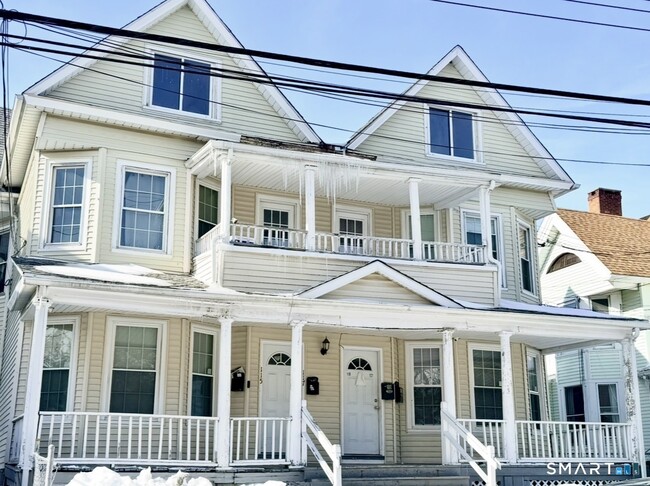 Building Photo - 119 Sherwood Ave