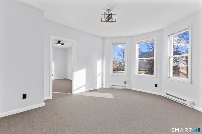 Photo - 1380 Bank St