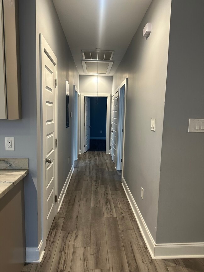 Photo - 1520 Sere St