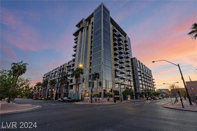 Building Photo - 353 E Bonneville Ave Unit 571 Rental