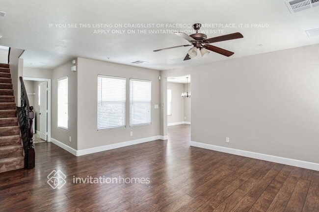 Photo - 686 Point Bluff St