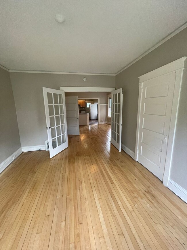 Building Photo - 2214 W 3rd St Unit Lower A Rental