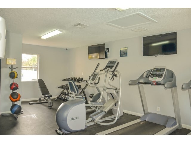 Gimnasio abierto las 24 horas - Aventura Orlando Apartments