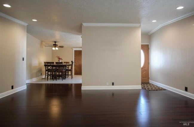 Photo - Rupert - 15th Drive