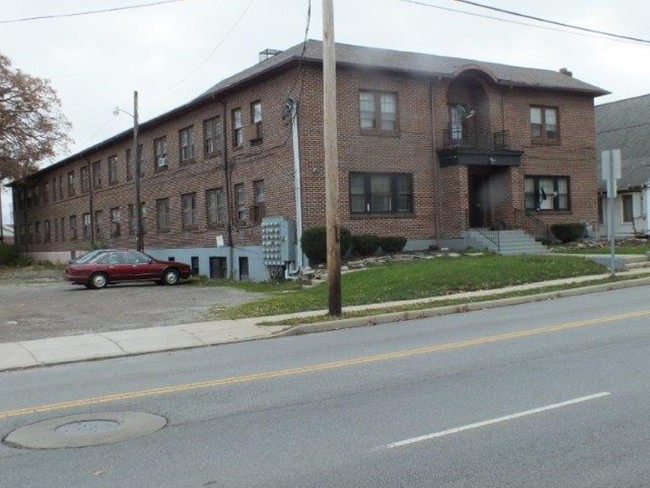 Photo - 124 N Jameson Ave Apartments