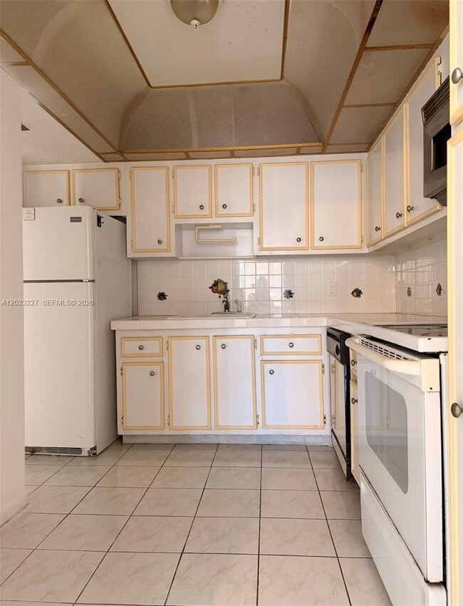 Photo - 2025 NE 164th St Unit 706