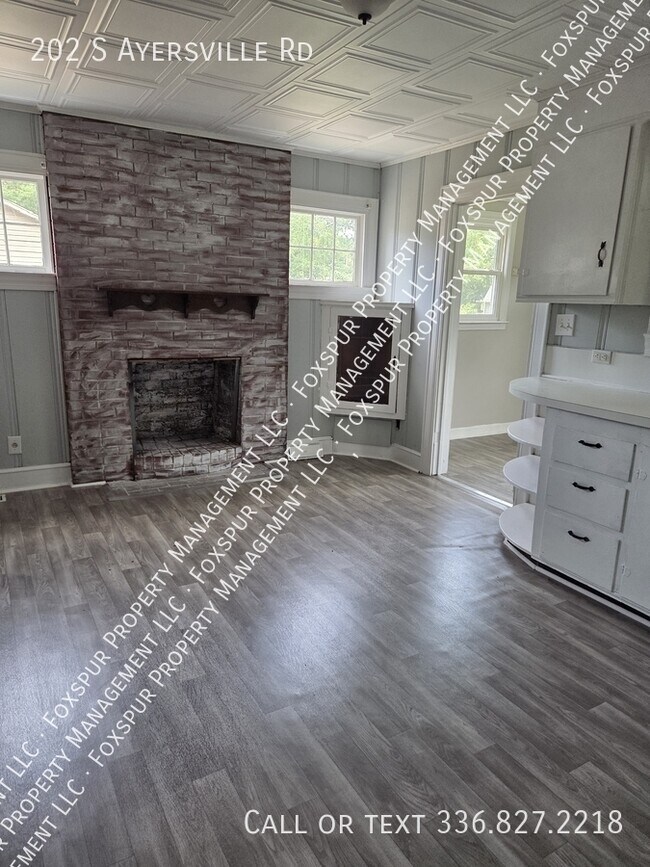 Photo - 202 S Ayersville Rd