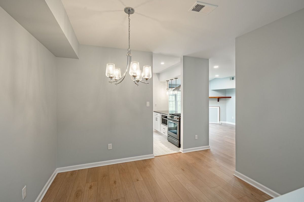 Photo - 9 Oak Leaf Ln