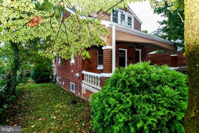 Photo - 1308 45th Pl SE