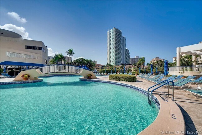 19707 Turnberry Way Unit 4L