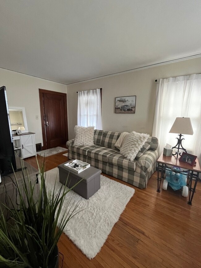 Photo - 206 Oak St Unit 1R