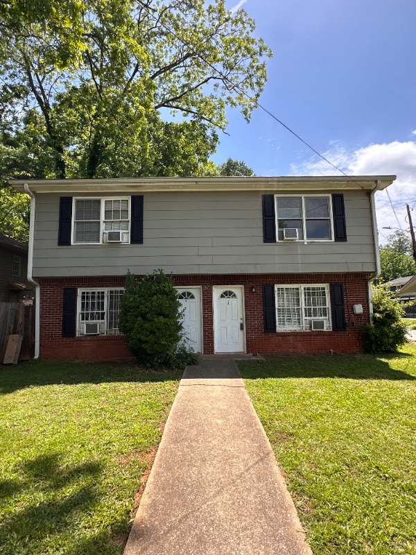 Photo - 2872 Harris St