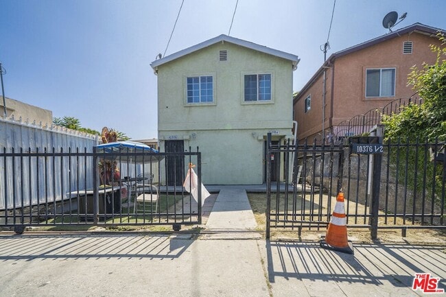 Photo - 10376 Wilmington Ave
