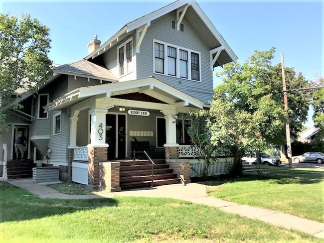 Building Photo - Large Studio in Unbeatable University Loca... Unit 904