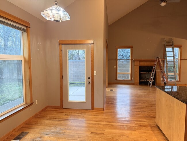 Photo - 139 Max Loop