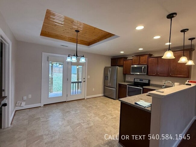 Photo - 839 Summerdean Ave NE