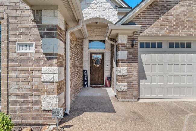 Photo - 131 Roucourt Loop