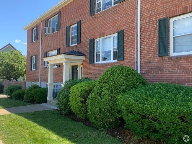 Building Photo - 27 N Union St Unit 1 Rental