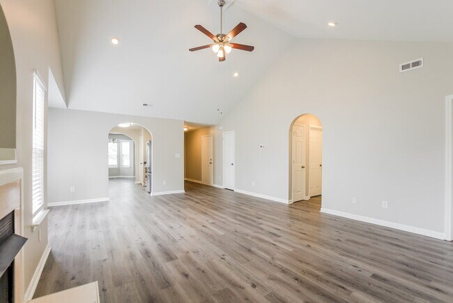 Photo - 6423 Nevin Glen Dr