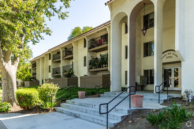 Alt. Exterior - Las Brisas