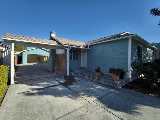 Photo - Beautiful 3 Bed/1.5 Bath Home Located By Hesperian Blvd In San Lorenzo!!!