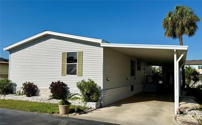 Photo - 10942 Poplar St NE