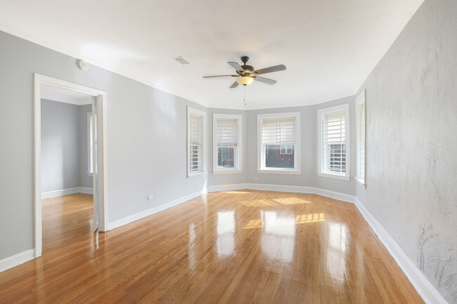 Photo - 7658 S May St Unidad 2 Rental