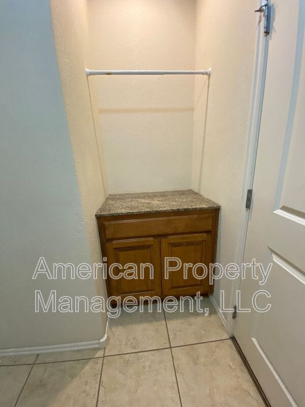 Building Photo - 10343 N 139th E Ave