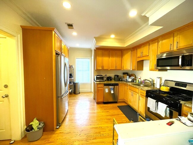 Photo - 27 Lothrop St Unidad 4