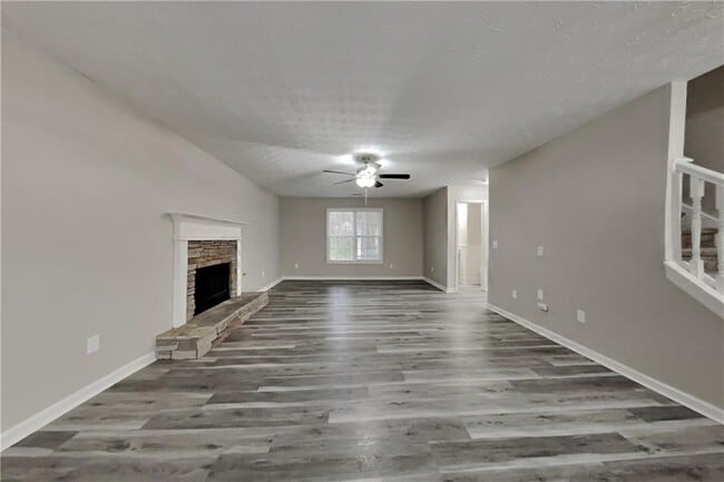 Photo - 275 Grayson Manor Dr SW