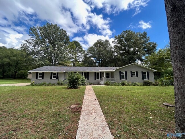 Building Photo - 153 Jacque-Jim Dr