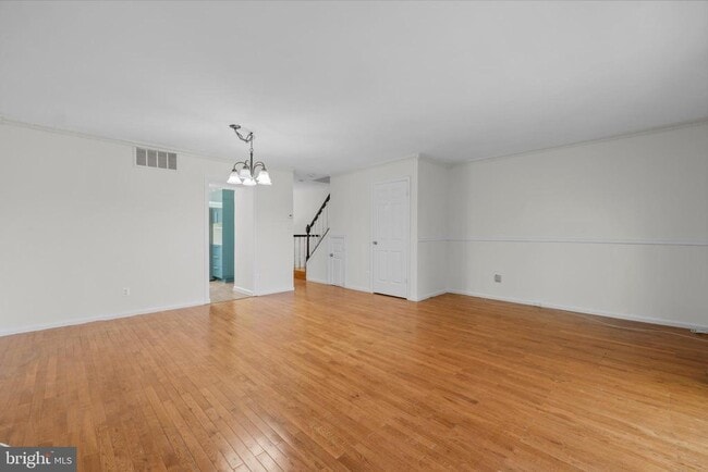 Photo - 1095 Travis Ln