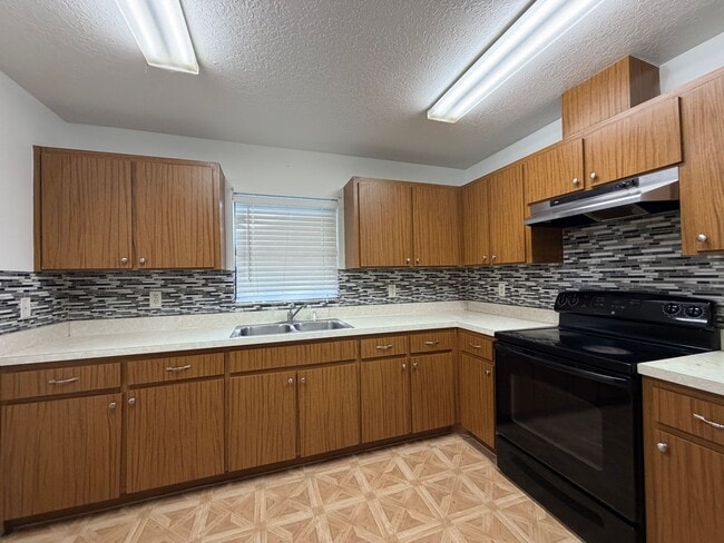 Photo - 3102 W Reynolds St