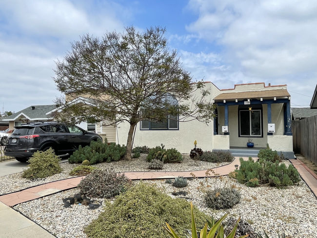 Building Photo - 1957 Plaza del Amo Unit Single Family Home