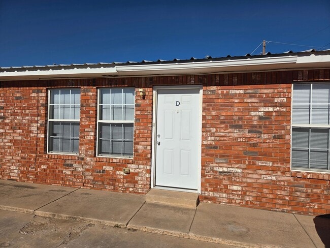 Building Photo - 2433 E 21st St Unit D (1202)