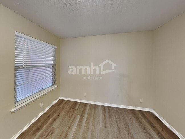 Photo - 15243 Kamary Ln