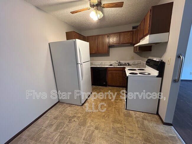 Photo - 2080 W Washington St Unidad 7