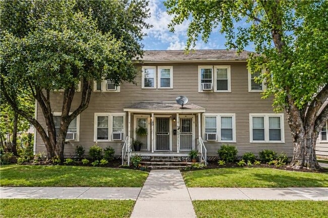 Building Photo - 631 E Ashby Pl Unit 01