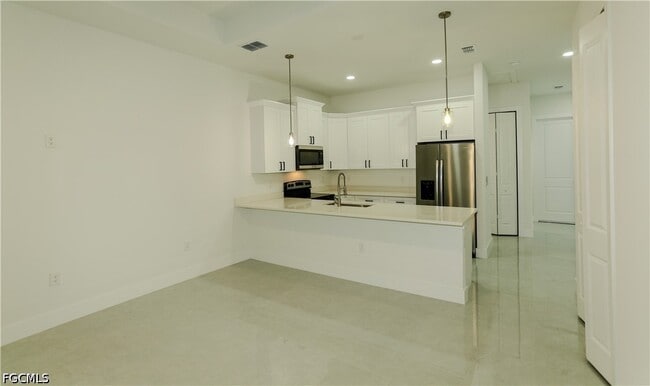 Photo - 143 Harold Ave S