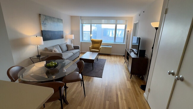 Building Photo - 120 W 21st St Unit SI FL3-ID1334331P