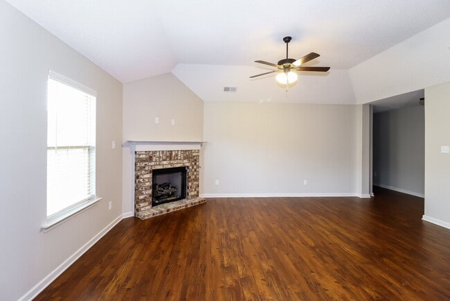 Photo - 1083 Carib Loop W