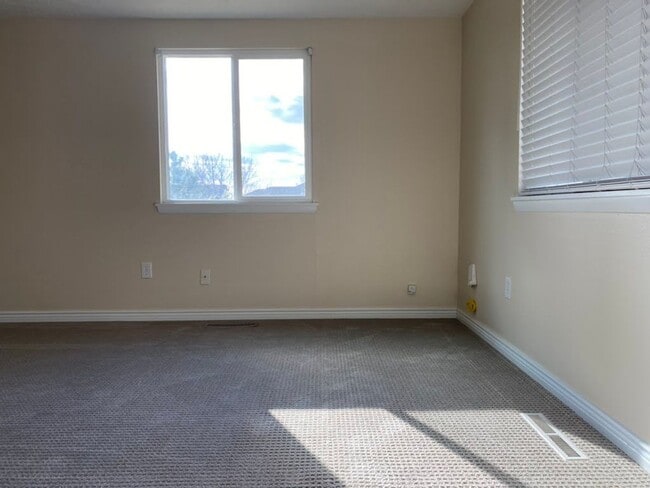 Photo - 905 Pasque Dr