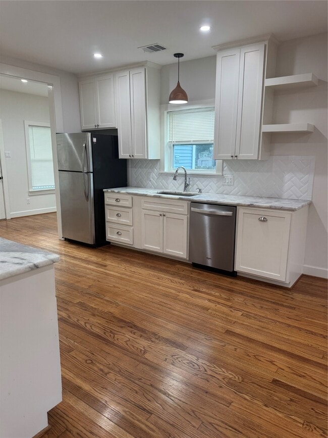 Photo - 2715 Cochran St