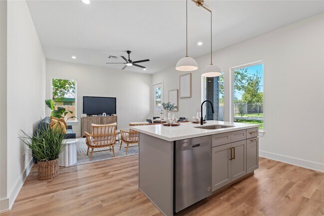 Photo - 6532 Weston St